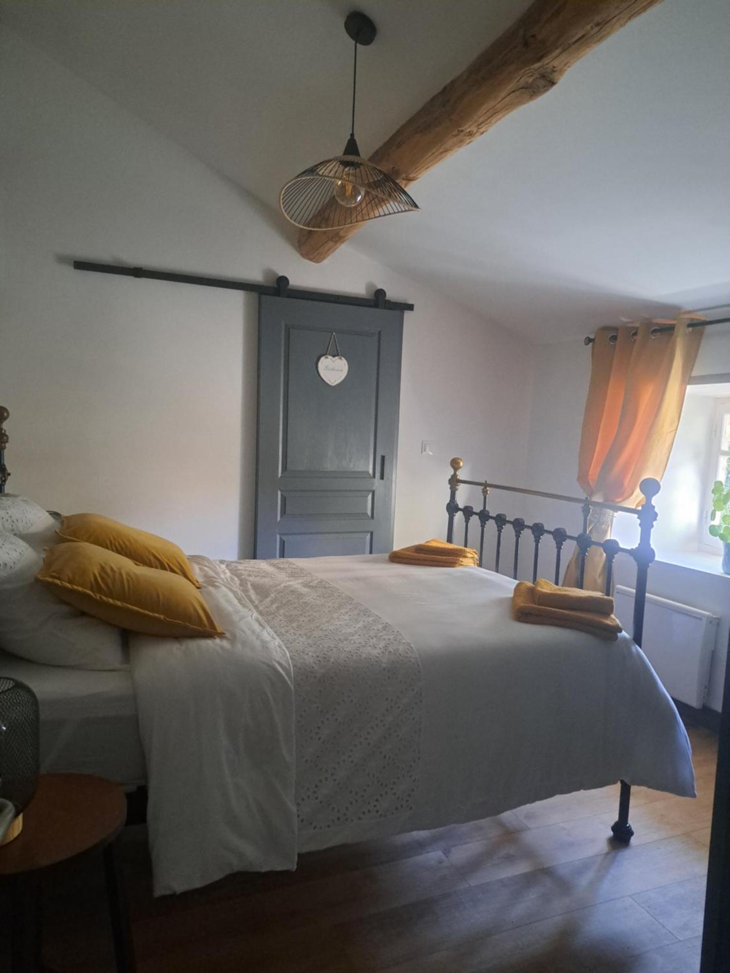 Lavallade12 Chambers D'Hotes Roussines Quarto foto